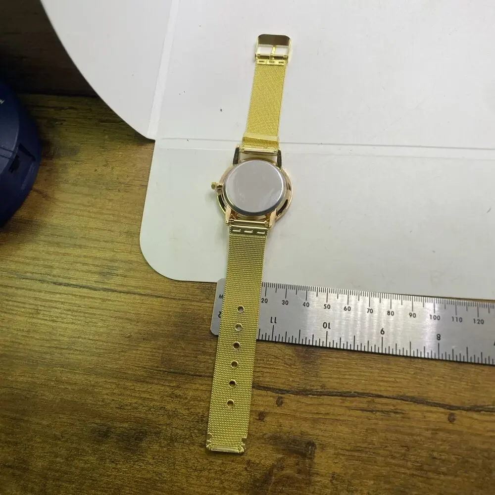 Womens Gold Tone Quartz Fashion Watch Works New Battery New!